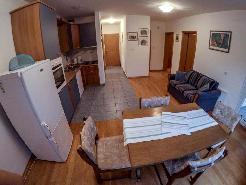 Apartments Car Kampor Bilik gambar