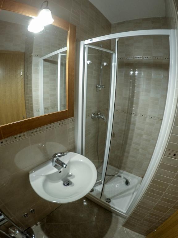 Apartments Car Kampor Bilik gambar